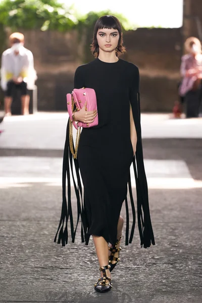 Look 12